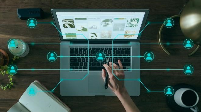 Tecnologia de comunicação automática nos transfers turísticos